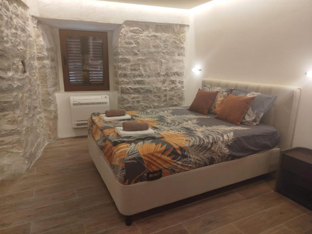 Apartments Casa Del Sol Jovana Kotor Exteriör bild